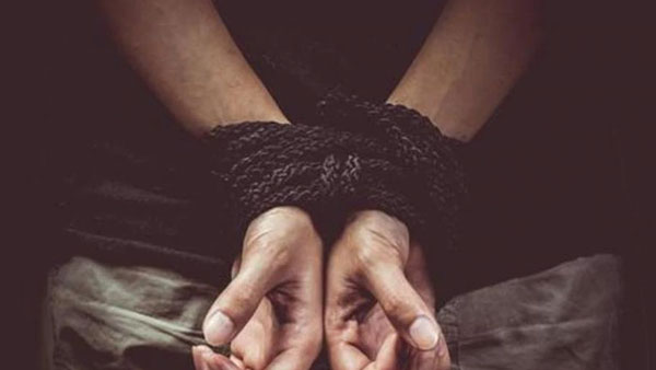 Father Kidnapped his son for money ... threats to kill, mother complains !! Father Kidnapped his son for money ... threats to kill, mother complains !!