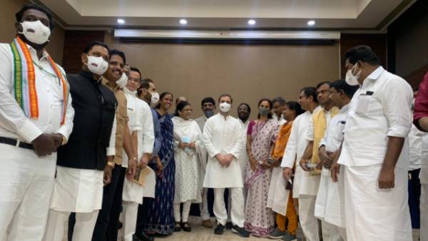 కాన్స్టిట్యూషన్ క్లబ్ లో 100 మంది ప్రతిపక్ష పార్టీల ఎంపీలతో రాహుల్ గాంధీ అల్పాహార విందు