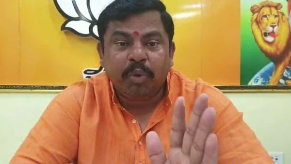ఎమ్మెల్యేల రాజీనామాకు ప్రజల డిమాండ్..