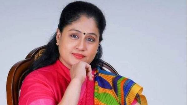 అటు టీఆర్ఎస్ , ఇటు కాంగ్రెస్ ను తూర్పారబడుతూ టార్గెట్ చేస్తున్న విజయశాంతి