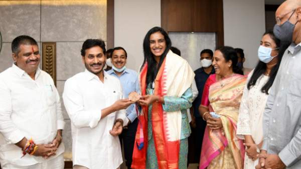 olympic bronze medalist pv sindhu met ys jagan, cm ask her to begin vizag academy works soon olympic bronze medalist pv sindhu met ys jagan, cm ask her to begin vizag academy works soon