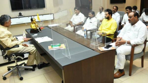 పరిషత్ పోరులో షాకులు