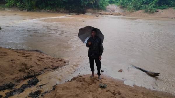 విజయనగరం జిల్లాలో భారీ వర్షాలు, చంపావతి ఉధృతి , గ్రామాల్లో వరదనీరు