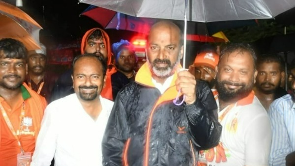 కేటీఆర్ను బొక్కలో వేయిస్తాం.. కేసీఆర్ బ్రోకర్ అంటూ బండి సంజయ్