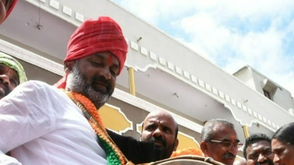 ఢిల్లీలో పొర్లు దండాలు...