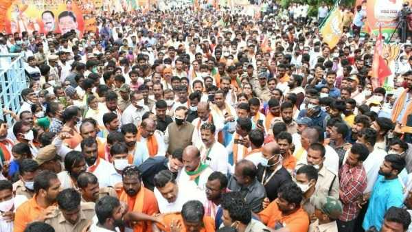 మూర్ఖుడి చేతిలో బందీగా తెలంగాణ : బండి సంజయ్