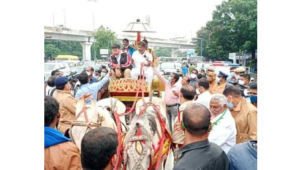 Bharat Bandh: telangana congress leaders protest at assembly. Bharat Bandh: telangana congress leaders protest at assembly.