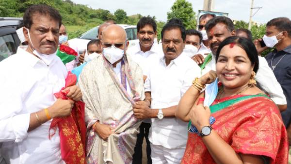 ఆధ్యాత్మిక, పర్యాటక కేంద్రం చేస్తాము