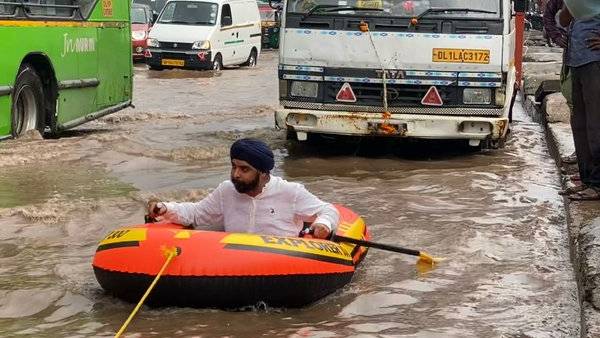 Delhi floods: Kejriwal Ji, Mauj Kardi Tajinder Bagga thanks CM Kejriwal for boating water Delhi floods: Kejriwal Ji, Mauj Kardi Tajinder Bagga thanks CM Kejriwal for boating water