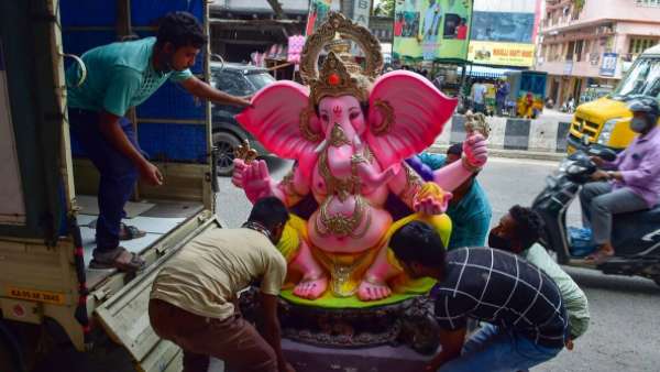 మండపాల్లో సాంస్కృతిక కార్యక్రమాలు బంద్..