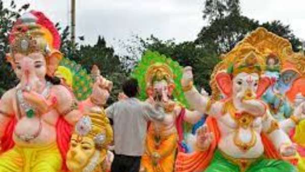 ప్రసాదాల పంపిణీకి నో..