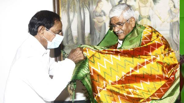 telangana cm kcr meets jal shakti minister gajendrasingh shekawat in delhi telangana cm kcr meets jal shakti minister gajendrasingh shekawat in delhi