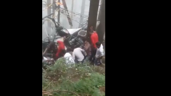 Army Helicopter has force-landed near Patnitop in Jammu and Kashmir, pilots have passed away Army Helicopter has force-landed near Patnitop in Jammu and Kashmir, pilots have passed away