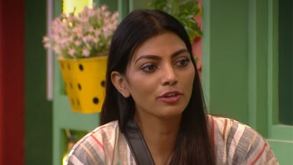 లహరి వైపే నెటిజెన్లు.. ఎందుకంటే..