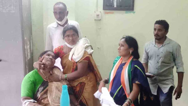mla seethakka hospitalised after fall sick in eturu nagaram mla seethakka hospitalised after fall sick in eturu nagaram