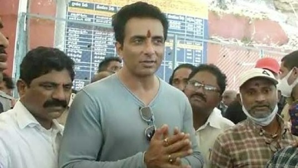Sonu Sood visits Vijayawada Kanaka Durga temple on Thursday. Sonu Sood visits Vijayawada Kanaka Durga temple on Thursday.