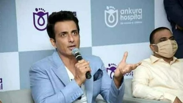 Sonu Sood visits Vijayawada Kanaka Durga temple on Thursday. Sonu Sood visits Vijayawada Kanaka Durga temple on Thursday.