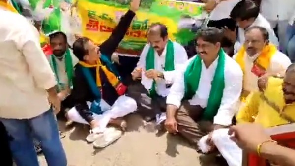 కాకినాడలోనూ, ప్రత్తిపాడులోనూ ఆందోళనలు .. ప్రత్తిపాడులో ట్రాక్టర్ ర్యాలీ అడ్డుకున్న పోలీసులు