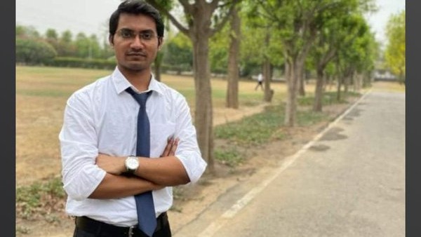 this bihar iit graduate got civils 45th rank his father sells clothes on cycle this bihar iit graduate got civils 45th rank his father sells clothes on cycle