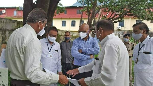 ఏకాంతంగా పూజలు