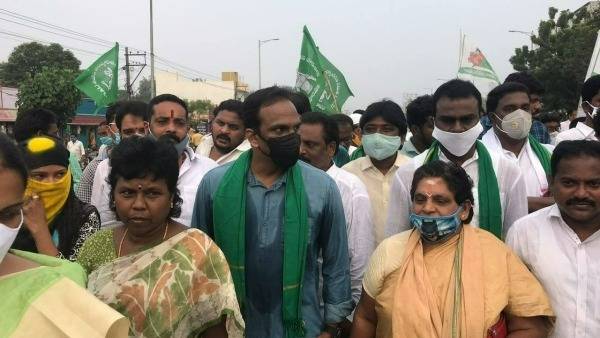 కొడాలిని ఢీకొట్టే నేతలే లేరా ?