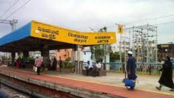 చిన్న షెడ్ లో ఆరంభమై...అతి పెద్ద స్టేషన్ గా