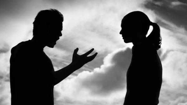 గొడవలు.... పెద్దలు పంచాయితీలు
