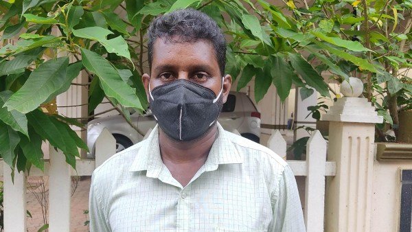 వ్యవసాయం చేయిస్తున్న భర్త