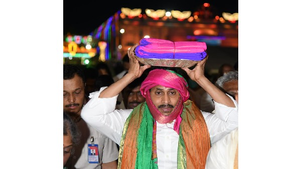 సీఎం వెంట మంత్రులు, ఎంపీలు, ఎమ్మెల్యేలు