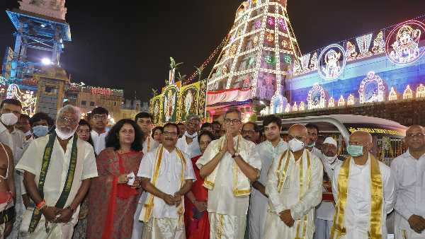 శ్రీవారిని దర్శించుకున్న సుప్రీం కోర్టు చీఫ్ జస్టిస్ ఎన్ వి. రమణ