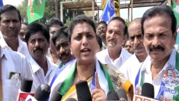 పట్టాభి లాంటి కుక్కలతో అంటూ చంద్రబాబుపై రోజా ఫైర్