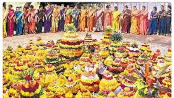 పండగ సందడి