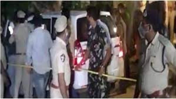 vijayawada police arrest 11 accused in tdp spokesperson pattibhi house attack case vijayawada police arrest 11 accused in tdp spokesperson pattibhi house attack case
