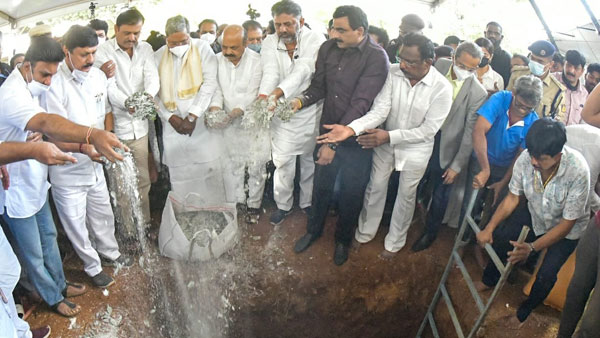 ఈడిగ సంప్రదాయం ప్రకారం..
