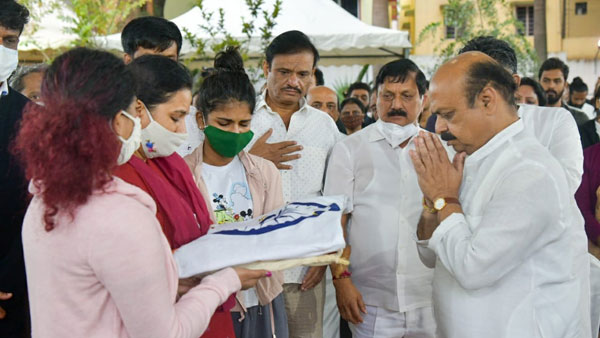 ఆలస్యం చేయకూడదనే కారణంతో..