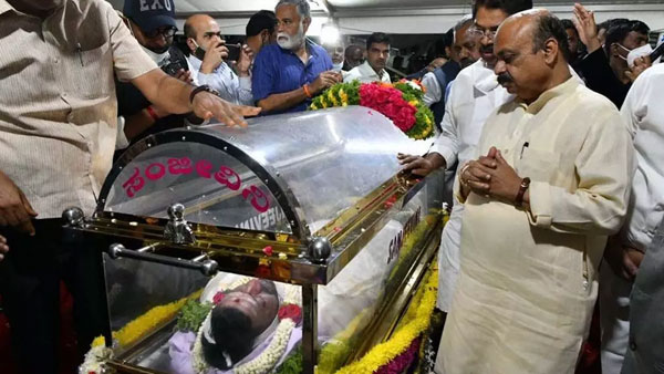 ముఖ్యమంత్రి హాజరు..