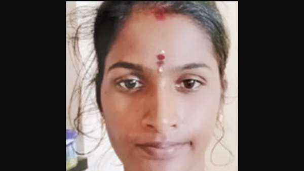 డీసెంట్ గా ఫోన్లు చేసి చెప్పిన భార్య ప్రియా