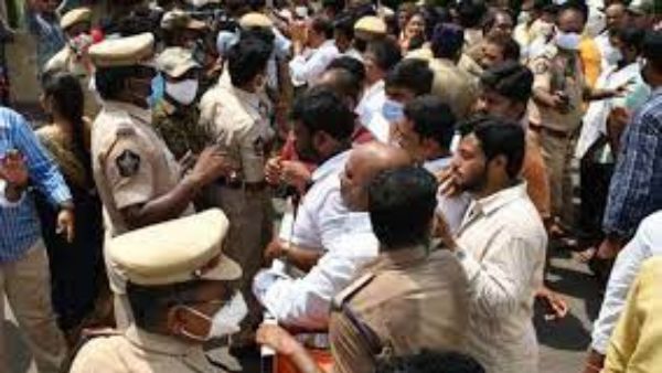 సాయంత్రం లోగా హాజరు కావాలంటూ