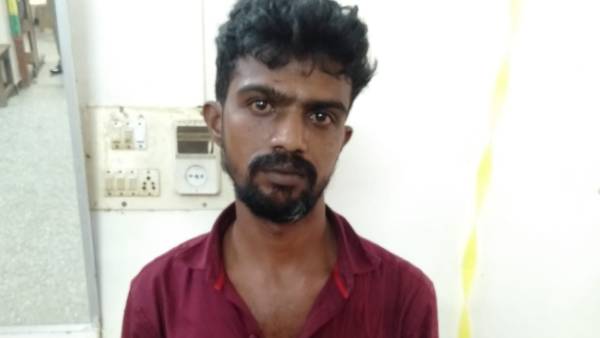 భర్త లారీ డ్రైవర్ వారం పైన క్యాంపులు