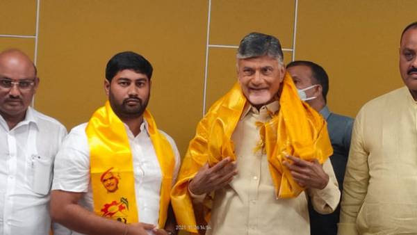 టీడీపీలో చేరిన జమ్మలమడుగు నేతలు నారాయణ రెడ్డి, భూపేష్ రెడ్డి
