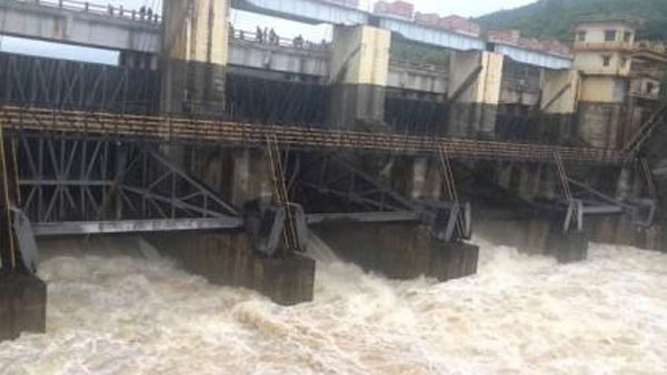 కొట్టుకుపోయిన అన్నమయ్య ప్రాజెక్టు