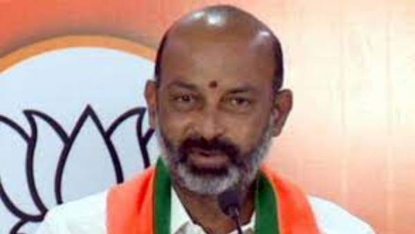 స్వేచ్చా తెలంగాణ కోసం రక్తం ధారపోసేందుకు సిద్దమా.? కార్యకర్తలను ప్రశ్నించిన సంజయ్