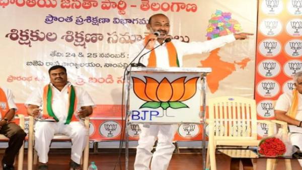 బీజేపిని దోషిగా చిత్రీకరించేందుకే ఢిల్లీ పర్యటన.. కేంద్ర పెద్దలు తిప్పికొట్టారన్న సంజయ్..