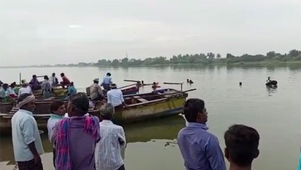 Andhra Pradesh: Two people drowned, one missing in Krishna river at Thotlavalluru Andhra Pradesh: Two people drowned, one missing in Krishna river at Thotlavalluru