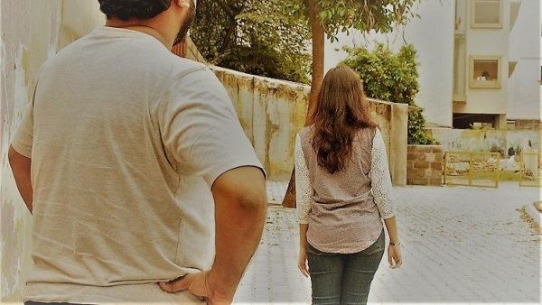 వారం ముందు బయటకు వెళ్లిన కూతురు
