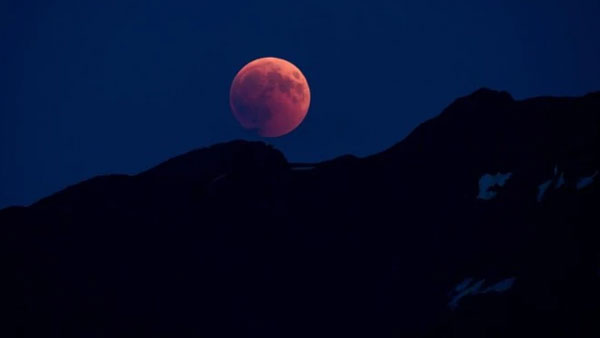 Lunar Eclipse 2021 live updates in telugu: know where you can see the lunar eclipse on November 19th in India Lunar Eclipse 2021 live updates in telugu: know where you can see the lunar eclipse on November 19th in India
