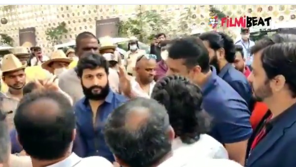 పాస్ లు ఉంటేనే వదలండి.... లేదంటే లేదు