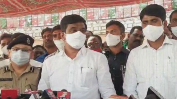 ఏపీ సీఎం కేంద్రాన్ని అడుక్కుంటున్నారు