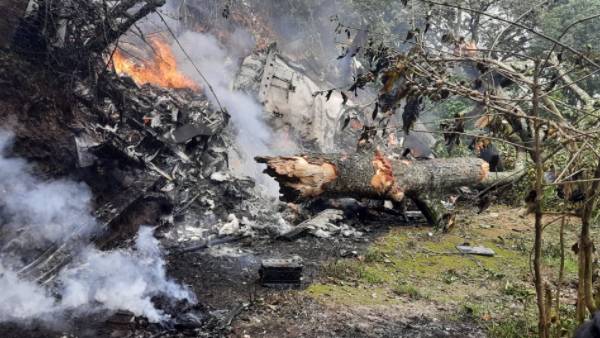 Breaking: కూనూర్ లో కూలిన ఆర్మీ హెలికాఫ్టర్- సీడీఎస్ బిపిన్ రాపత్ సహా 9 మంది -ఇద్దరు మృతి