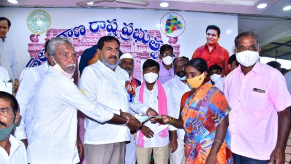 రాష్ట్రం ధాన్యం కొంటుంది.. కేంద్రమే కిరికిరి పెడుతుందన్న ఎర్రబెల్లి దయాకర రావు